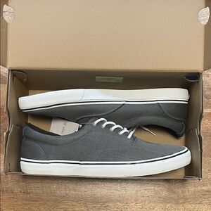 Izod Men’s Memory Foam Gray Canvas Sneakers